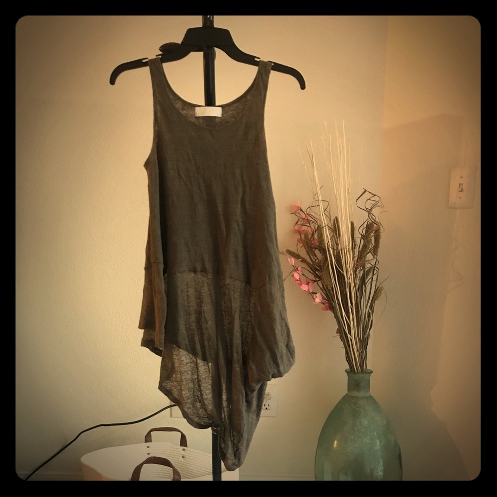 ⭐️$20 sale⭐️ boho asymmetrical linen tank top